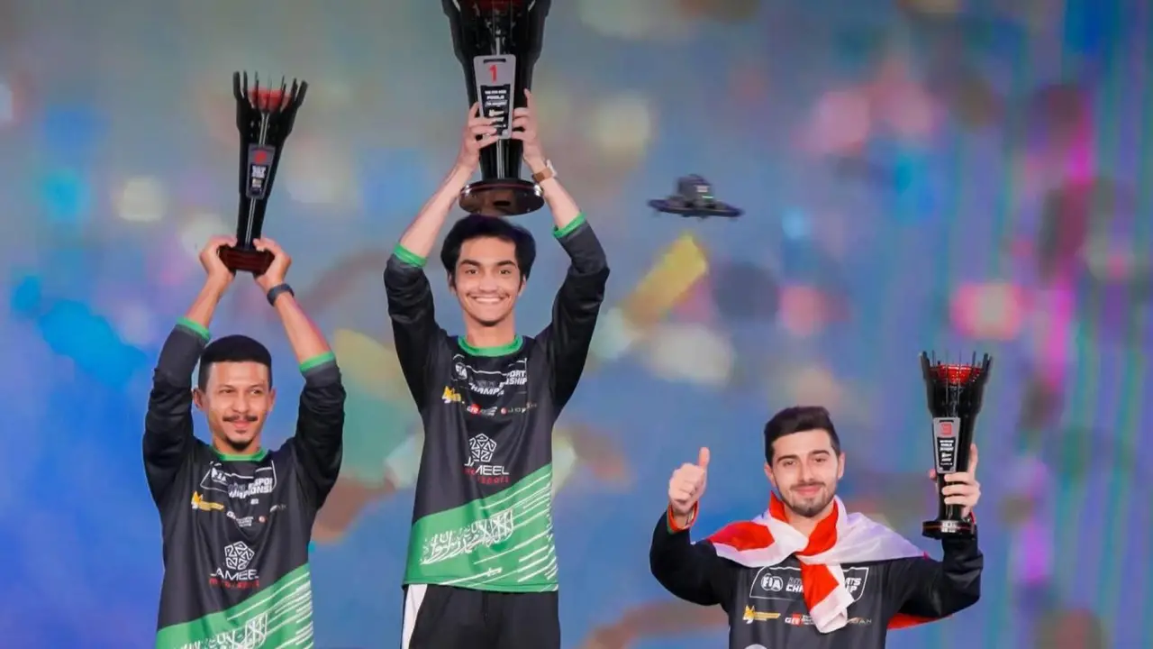 نايف الفالح يتوج بطل بطولة FIA الإلكترونية للشرق الأوسط في عمان 2025